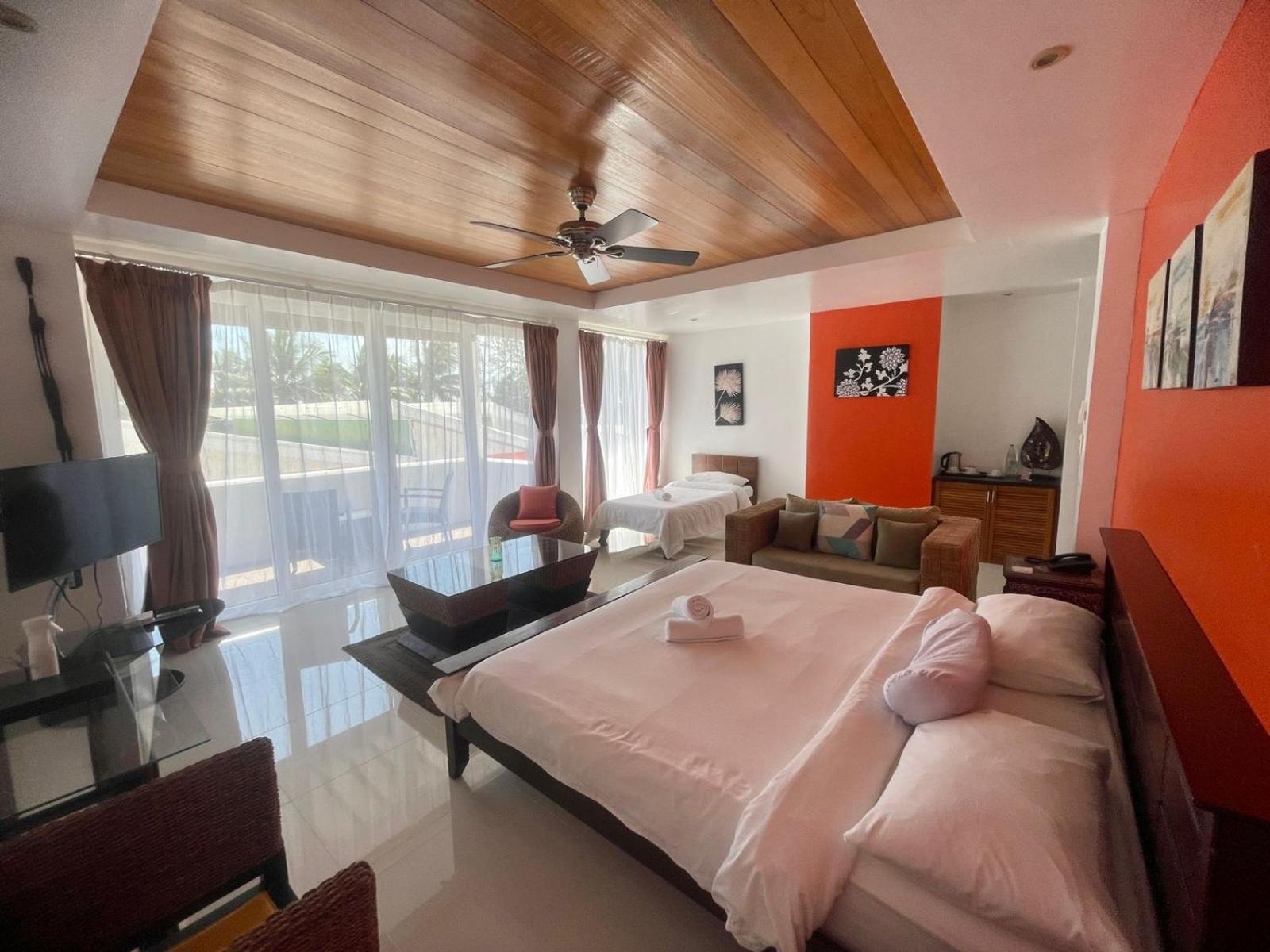 Calypso Beach And Dive Resort Manoc-Manoc Exterior foto