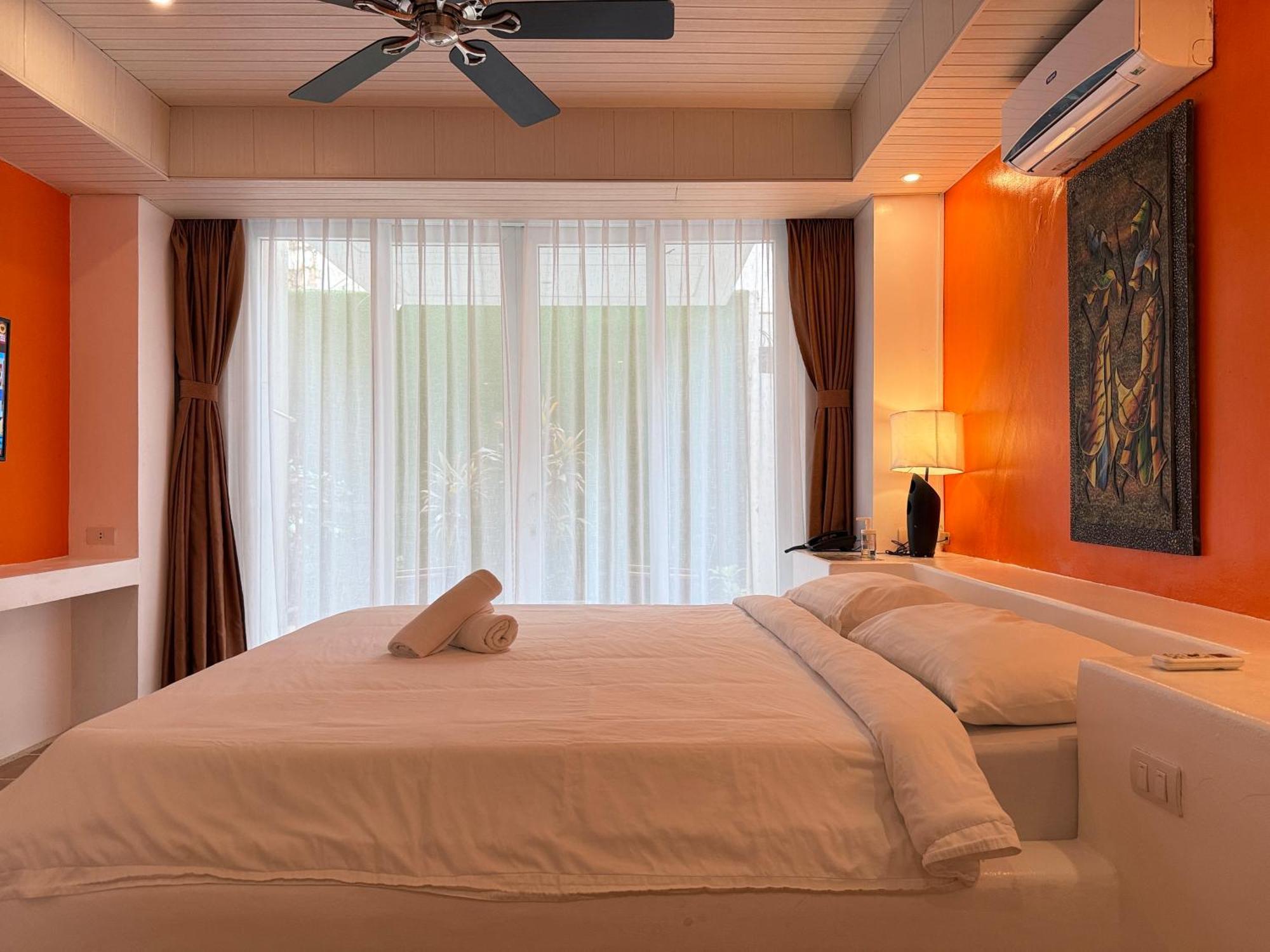 Calypso Beach And Dive Resort Manoc-Manoc Exterior foto